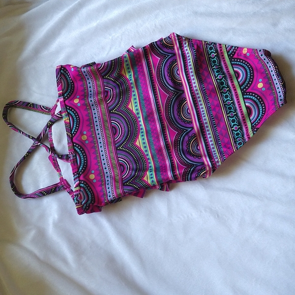 3T: MULTICOLOR SWIM SUIT. Cat & Jack - Picture 6 of 7